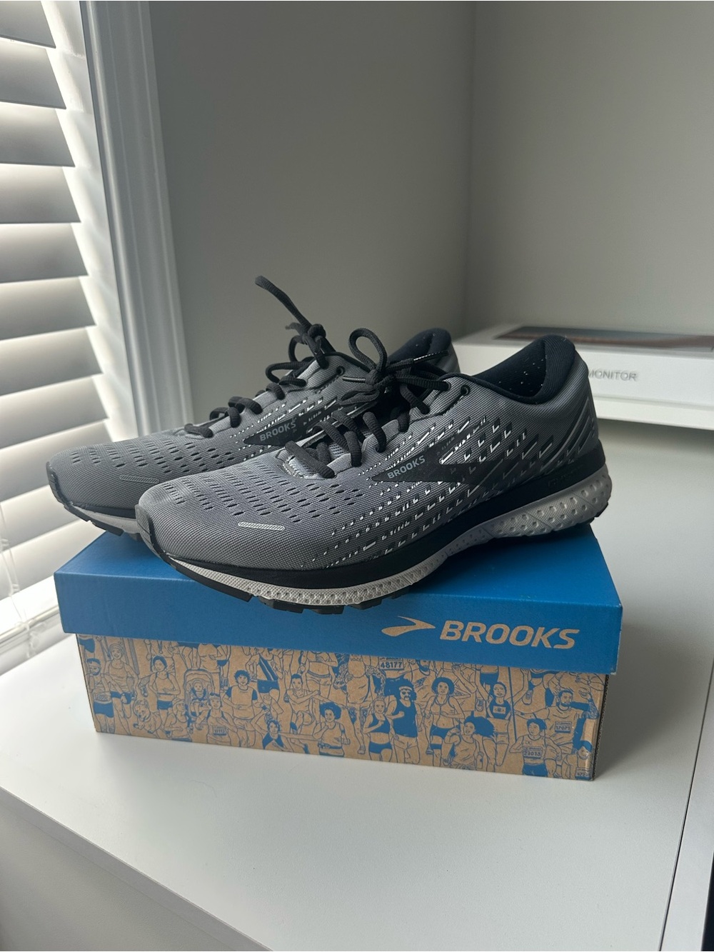 Brooks Men's Running Shoes - Charcoal Gray and Black
